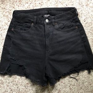 Highest rise mom short size 6